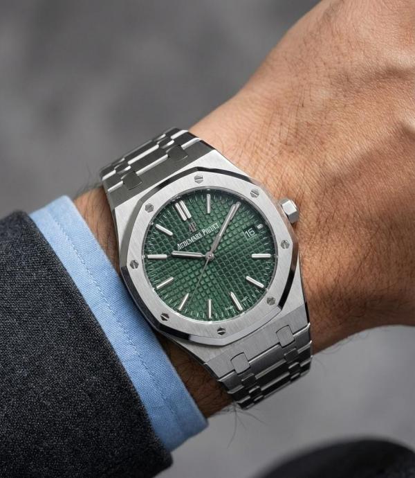 AUDEMARS_PIGUET ROYAL OAK QUARTZ