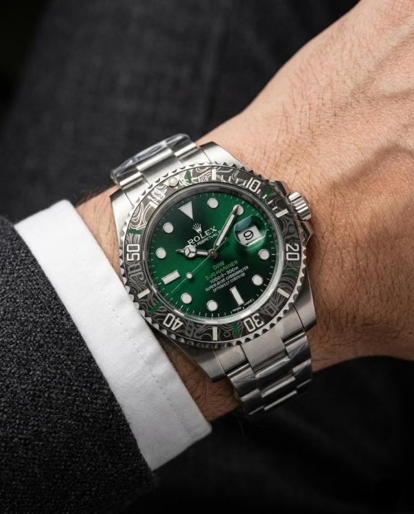 ROLEX OYSTER PERPETUAL SUBMARINE DIW LIMITED ADDITION SILVER-GREEN