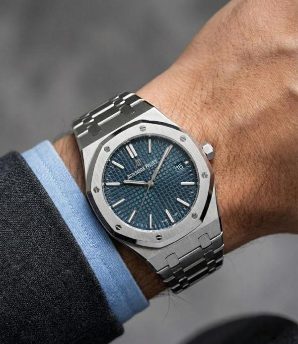 AUDEMARS_PIGUET ROYAL OAK QUARTZ