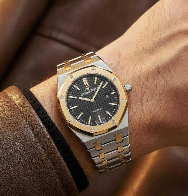 AUDEMARS_PIGUET ROYAL OAK QUARTZ